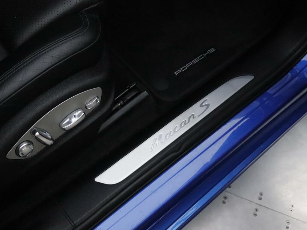 Porsche Macan 2.0T Suv Black #24