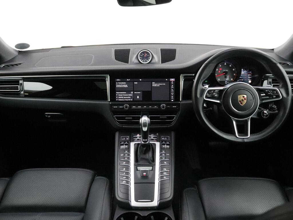 Porsche Macan 2.0T Suv Black #11