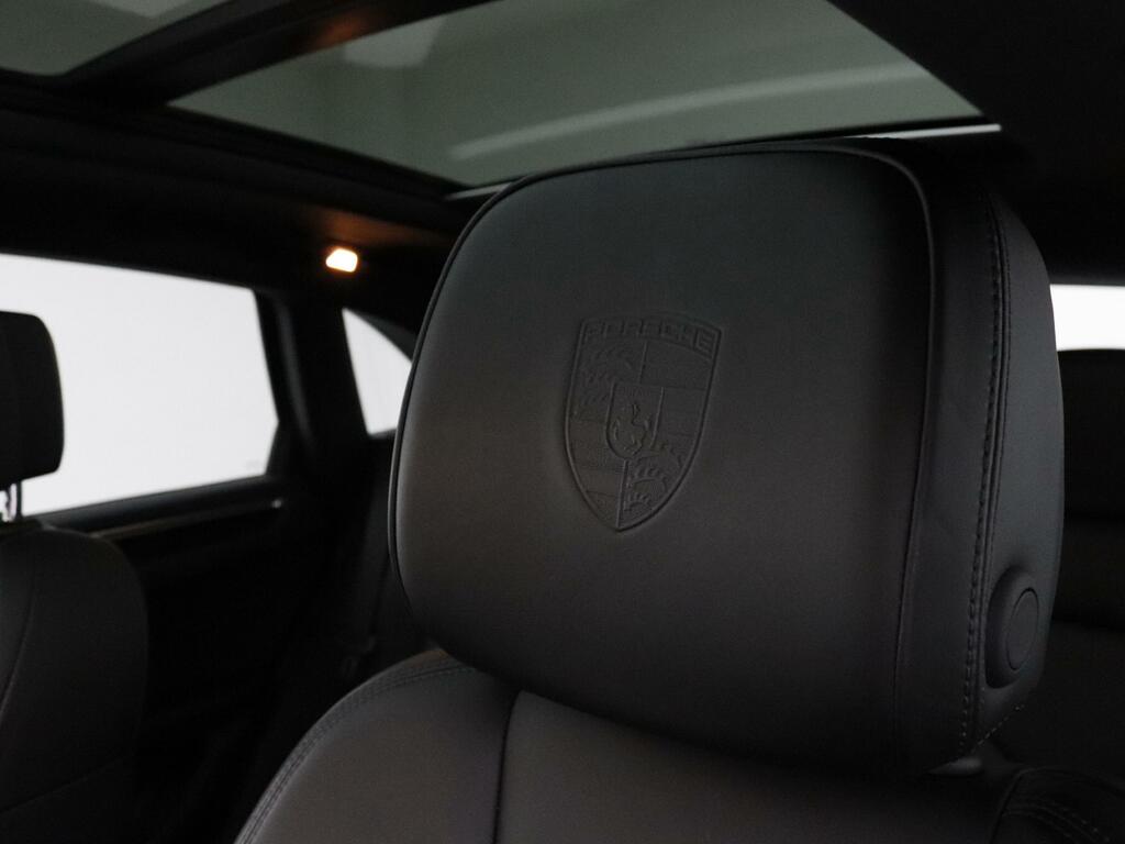 Porsche Macan 2.0T Suv Black #15