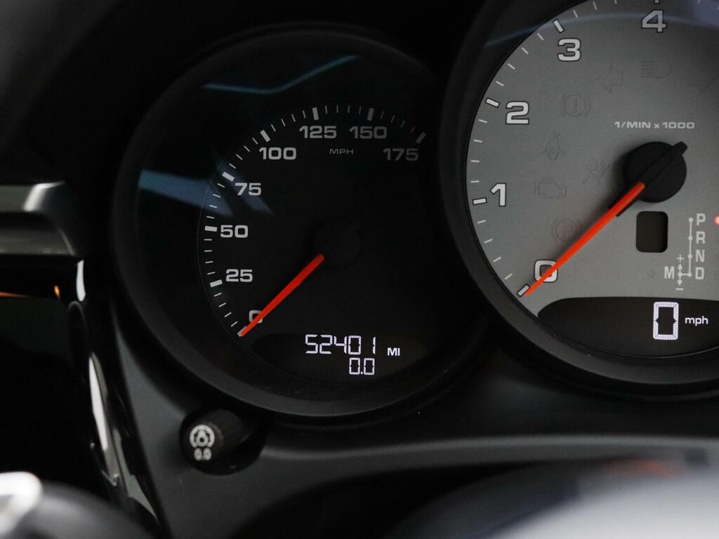 Porsche Macan 2.0T Suv Black #16