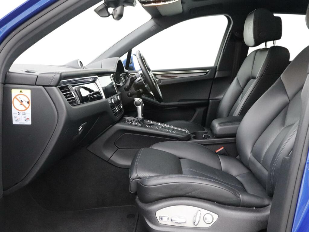 Porsche Macan 2.0T Suv Black #13
