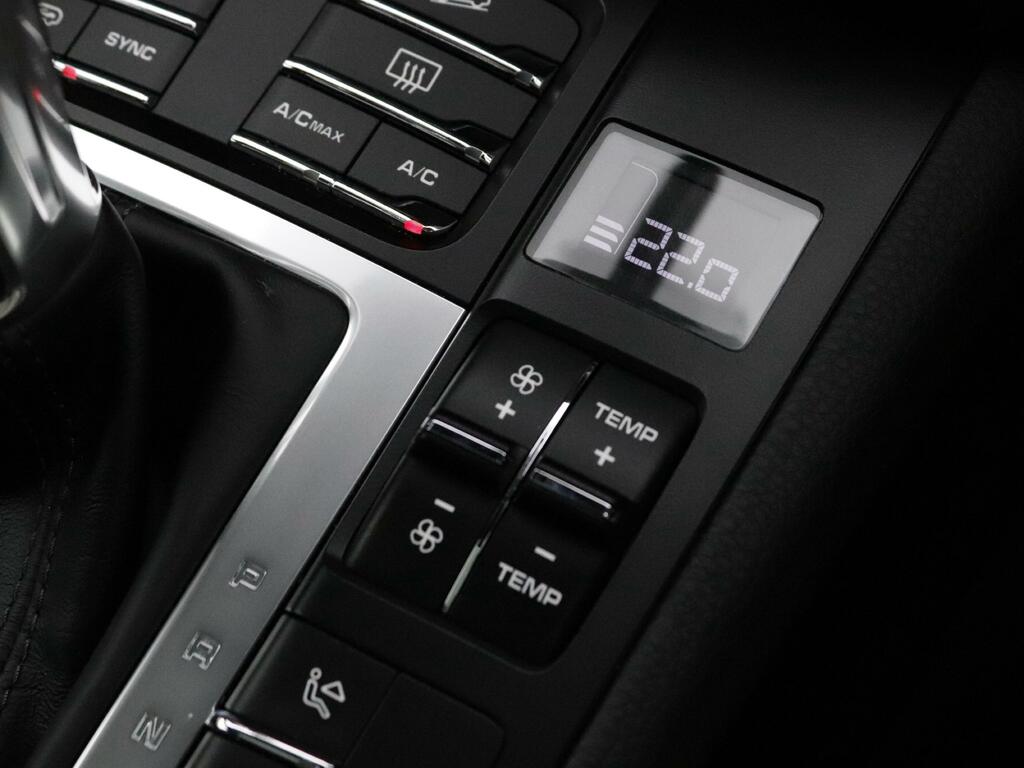Porsche Macan 2.0T Suv Black #29