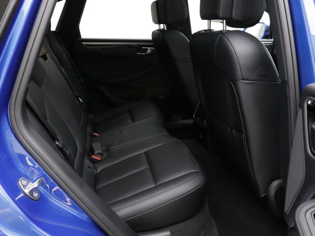 Porsche Macan 2.0T Suv Black #18