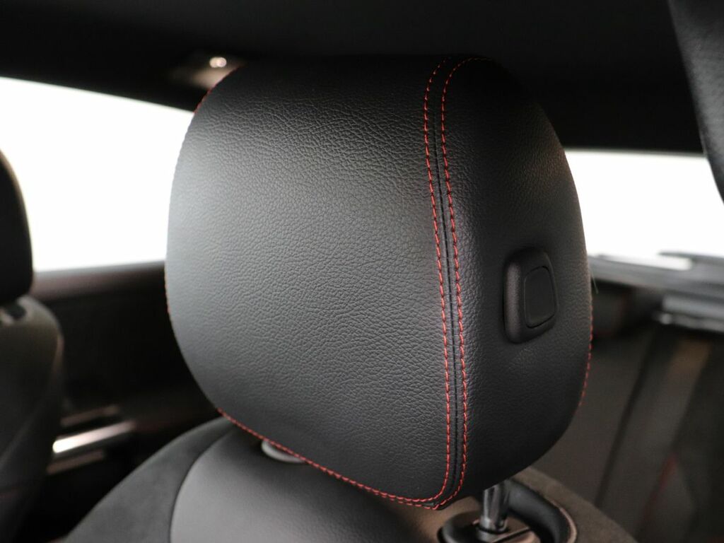Mercedes-Benz GLA Class 200 Amg Line Premium Black #15