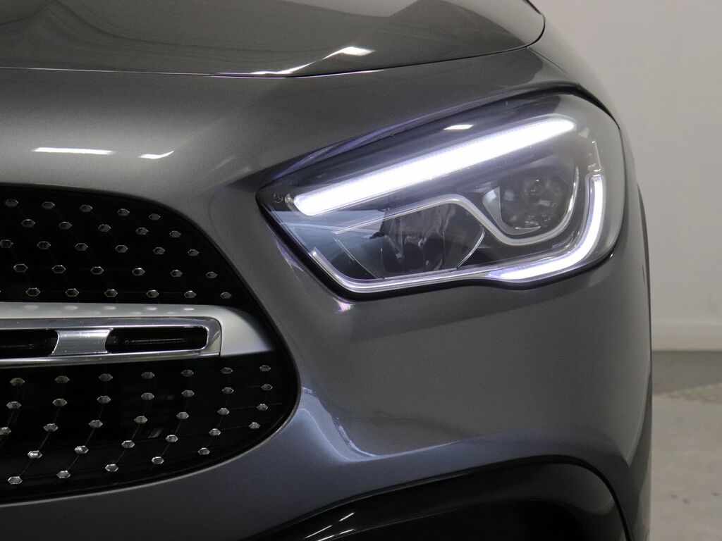 Mercedes-Benz GLA Class 200 Amg Line Premium Black #7