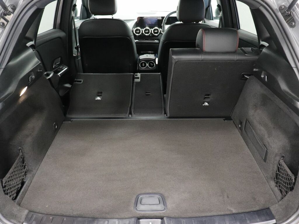 Mercedes-Benz GLA Class 200 Amg Line Premium Black #30