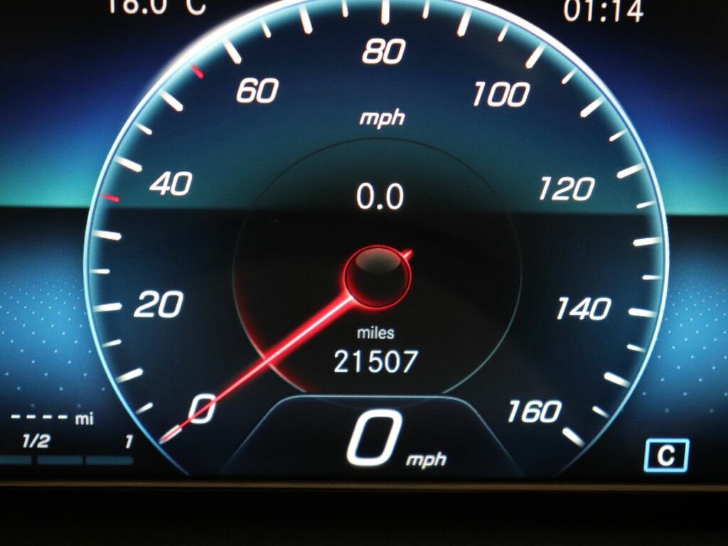 Mercedes-Benz GLA Class 200 Amg Line Premium Black #34