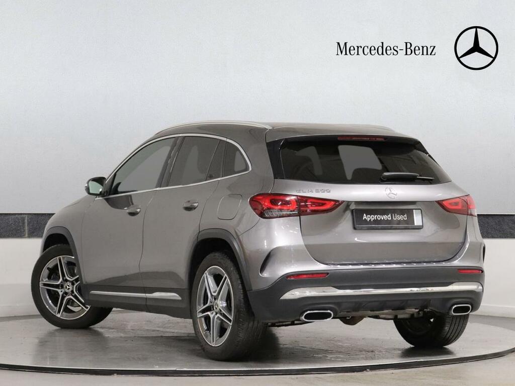Mercedes-Benz GLA Class 200 Amg Line Premium Black #2