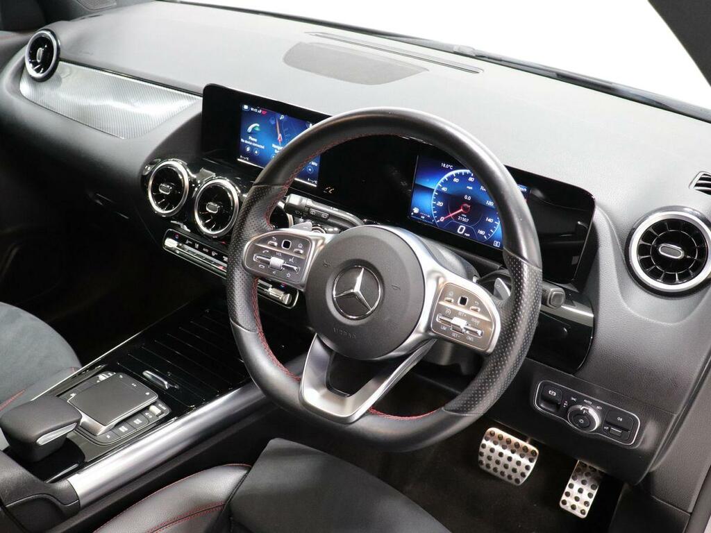 Mercedes-Benz GLA Class 200 Amg Line Premium Black #14