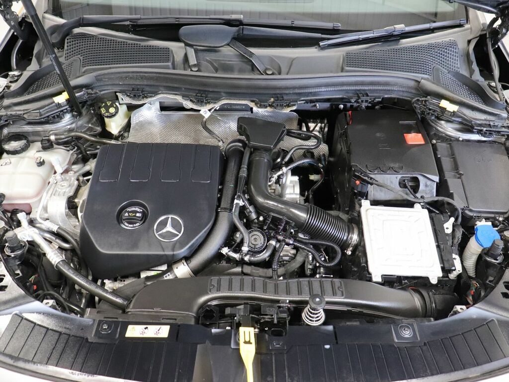 Mercedes-Benz GLA Class 200 Amg Line Premium Black #29