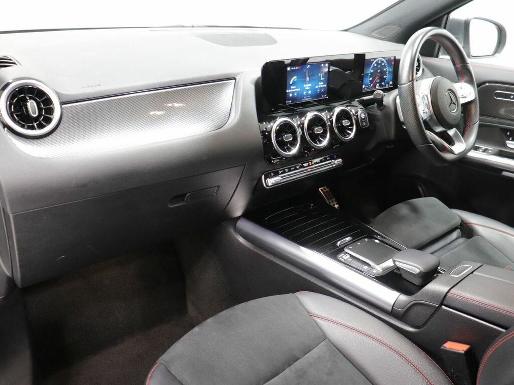 Mercedes-Benz GLA Class 200 Amg Line Premium Black #22