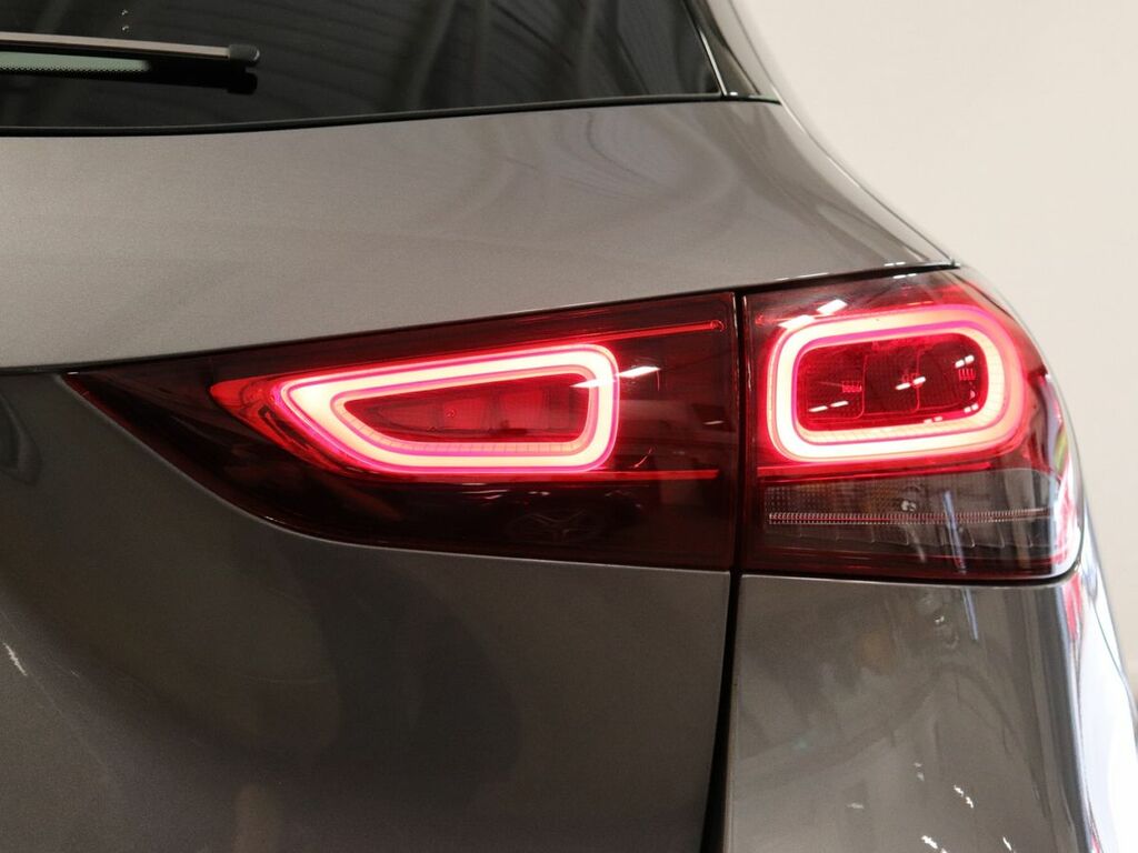 Mercedes-Benz GLA Class 200 Amg Line Premium Black #27