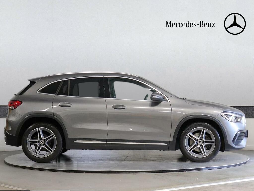 Mercedes-Benz GLA Class 200 Amg Line Premium Black #8