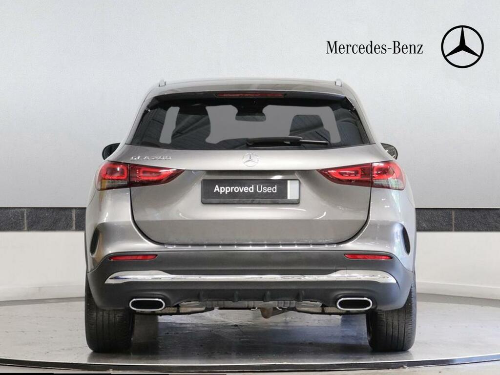 Mercedes-Benz GLA Class 200 Amg Line Premium Black #13