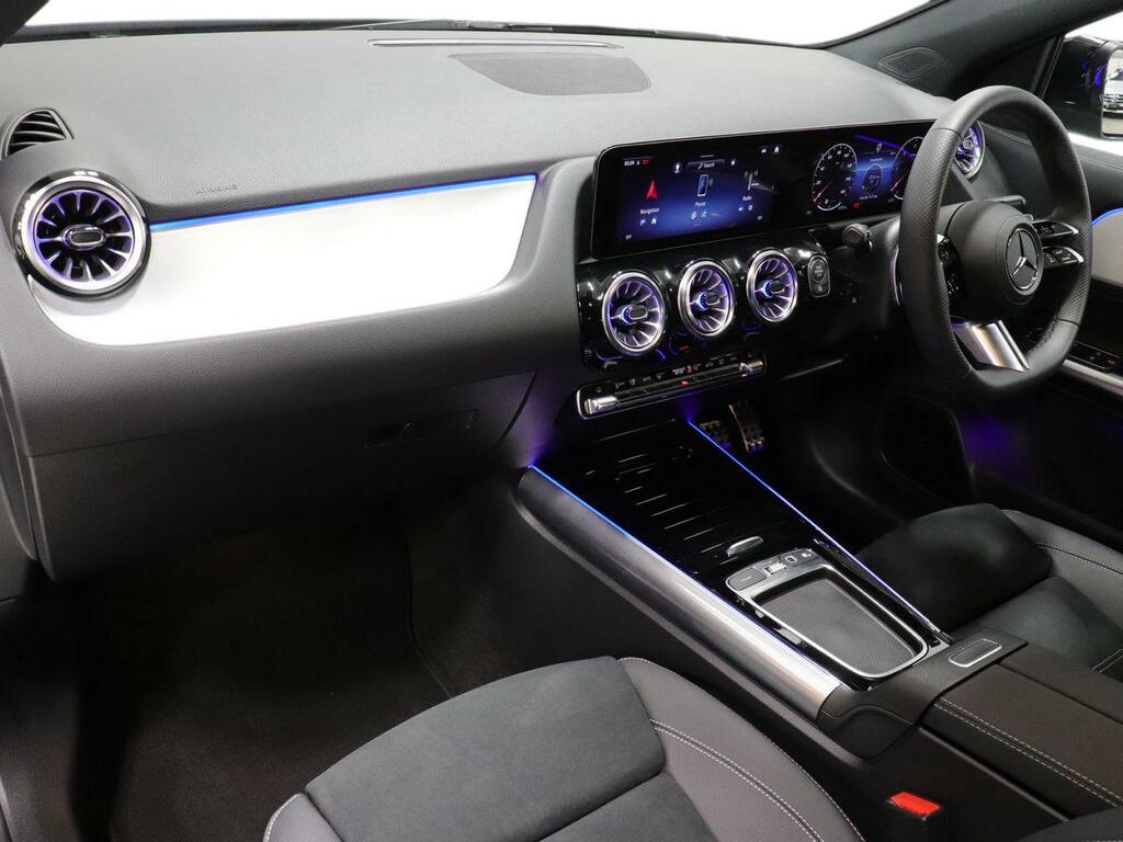 Mercedes-Benz GLA Class Amg Line Silver #3