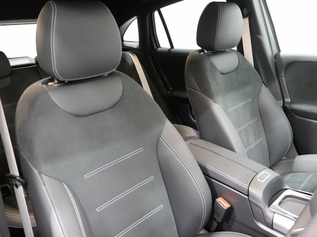 Mercedes-Benz GLA Class Amg Line Silver #25