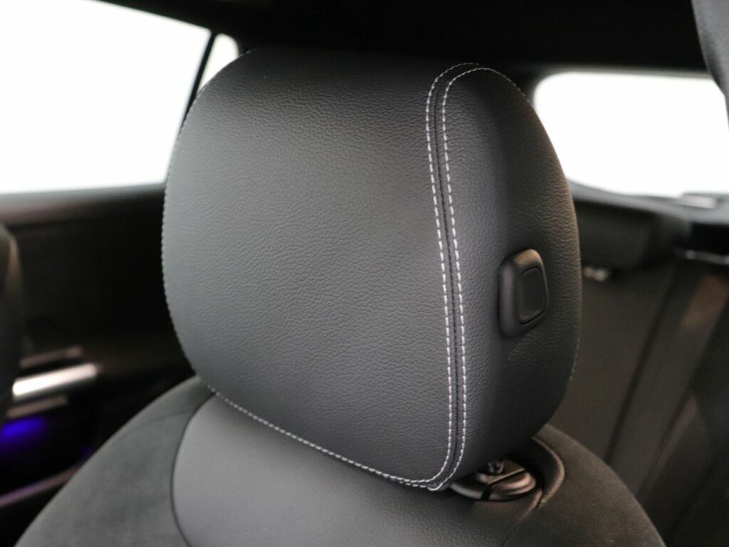 Mercedes-Benz GLA Class Amg Line Silver #15
