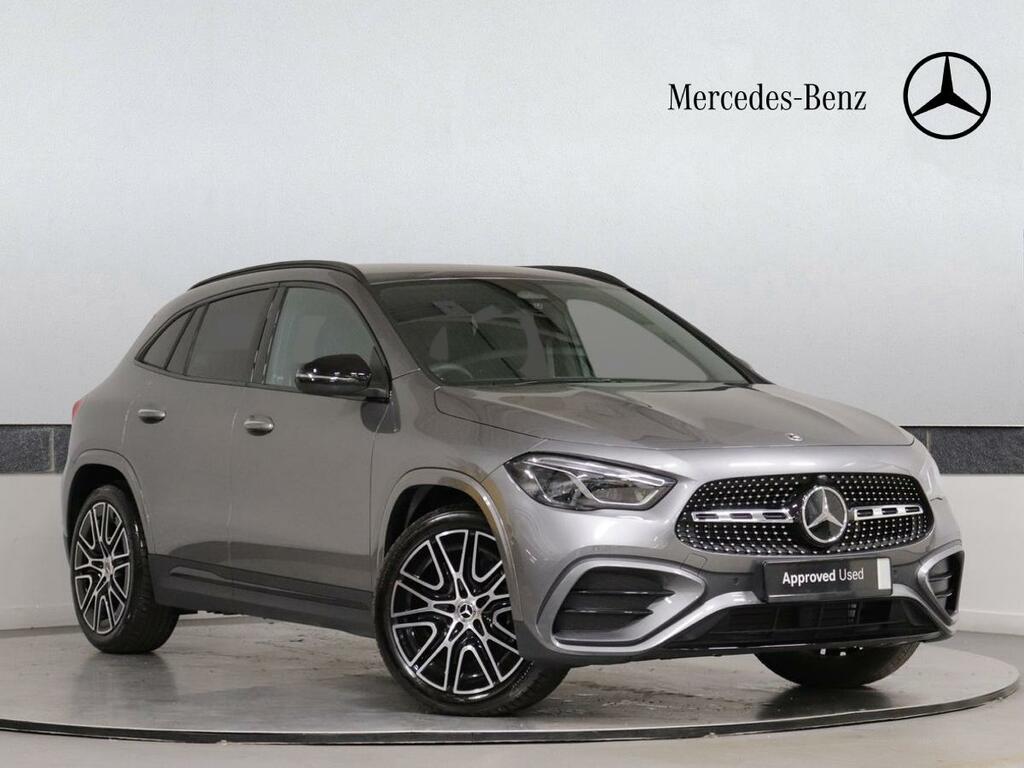 Mercedes-Benz GLA Class Amg Line Silver #1