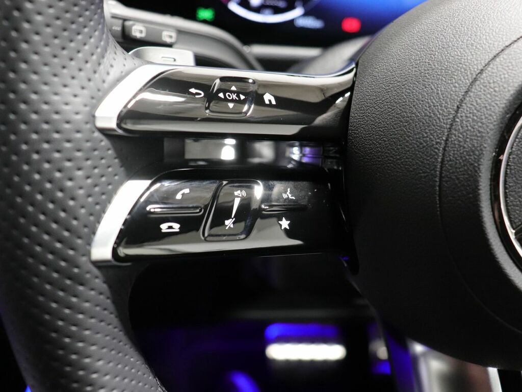 Mercedes-Benz GLA Class Amg Line Silver #39