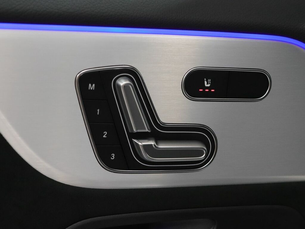 Mercedes-Benz GLA Class Amg Line Silver #22
