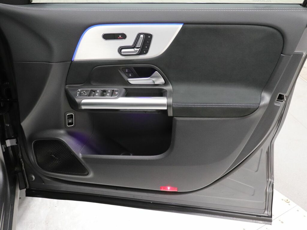 Mercedes-Benz GLA Class Amg Line Silver #45