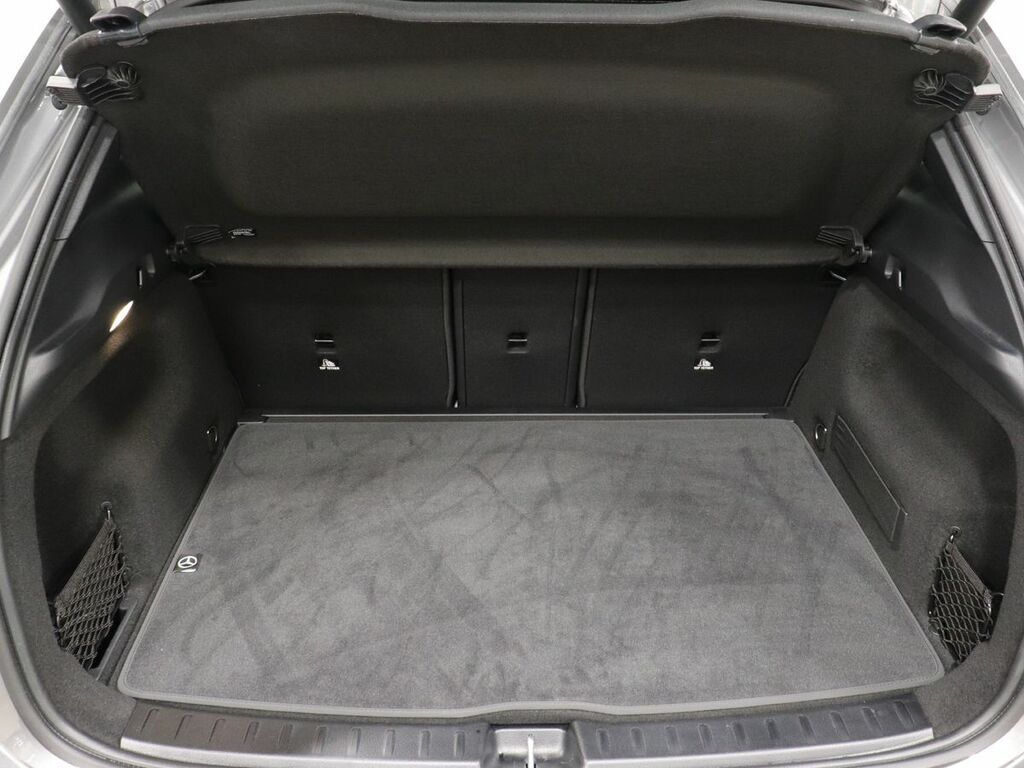 Mercedes-Benz GLA Class Amg Line Silver #11