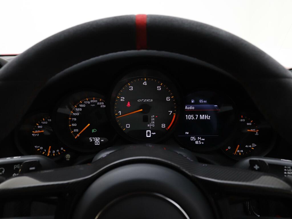 Porsche 911 2dr Pdk White #16