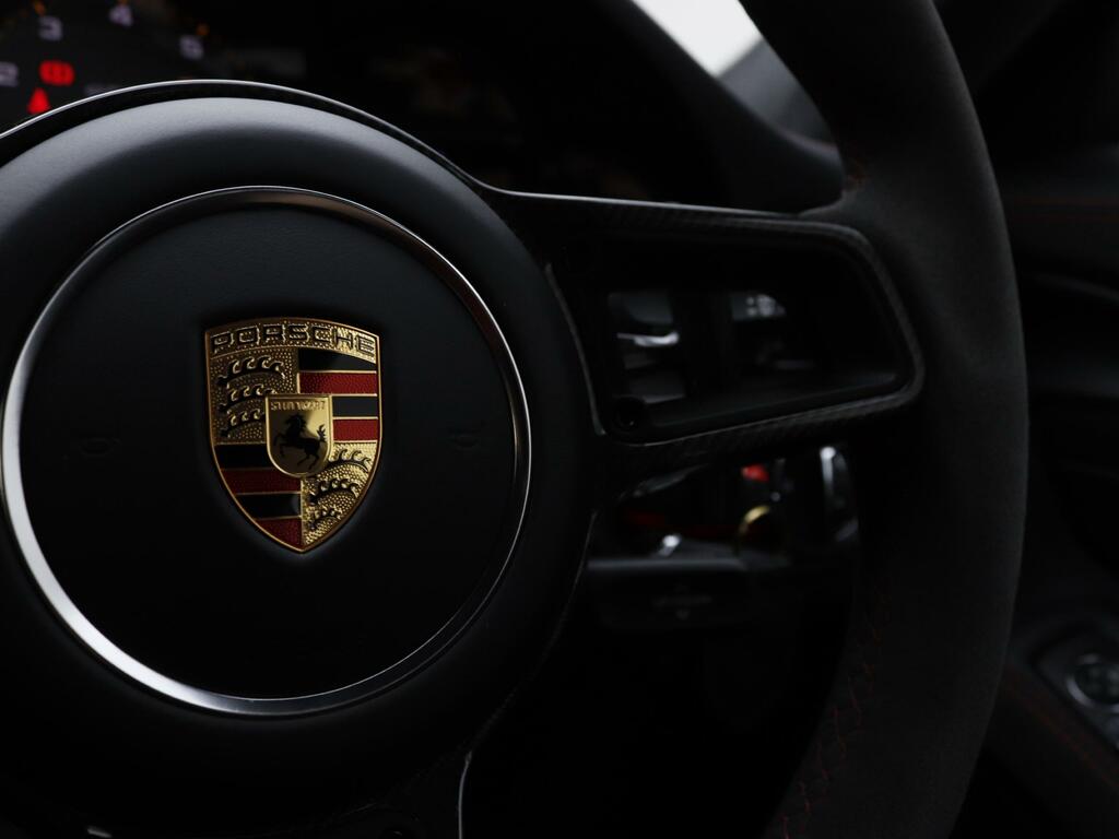 Porsche 911 2dr Pdk White #38