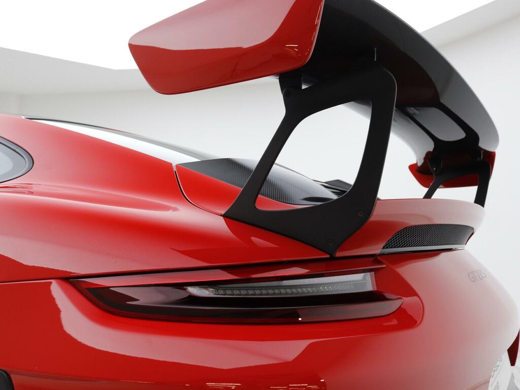 Porsche 911 2dr Pdk White #31