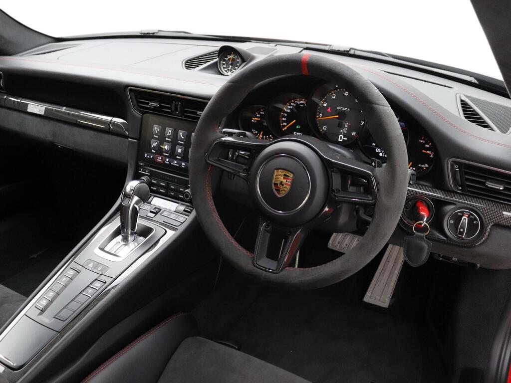 Porsche 911 2dr Pdk White #9