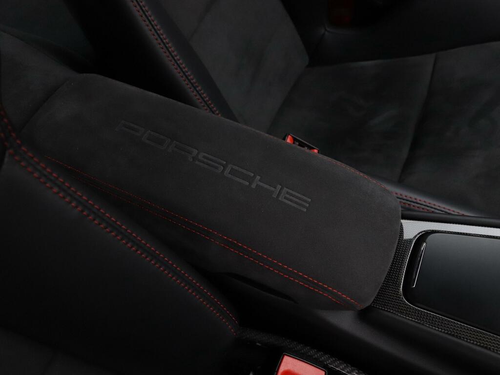 Porsche 911 2dr Pdk White #40