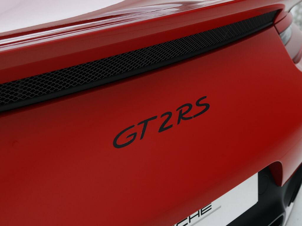Porsche 911 2dr Pdk White #25