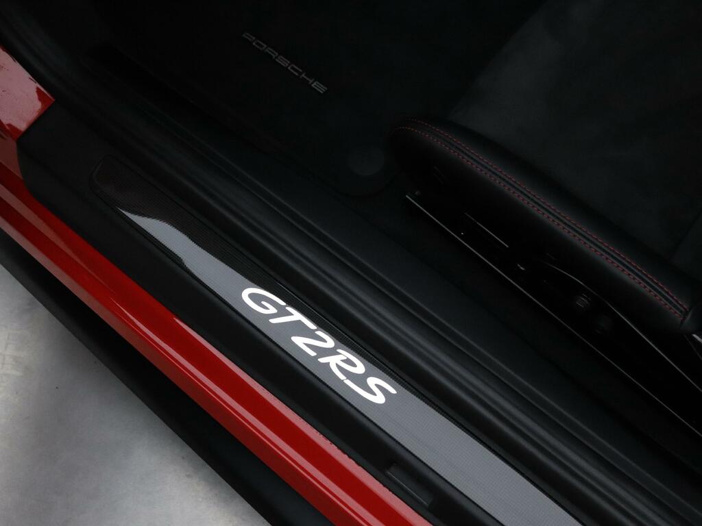 Porsche 911 2dr Pdk White #29