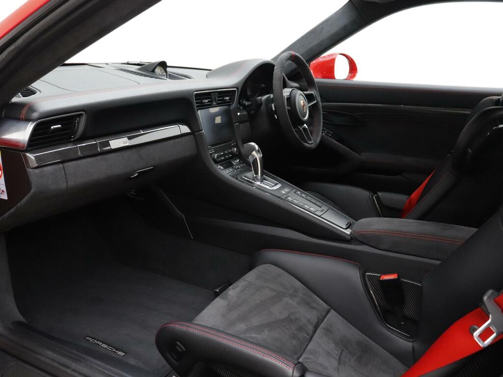 Porsche 911 2dr Pdk White #13