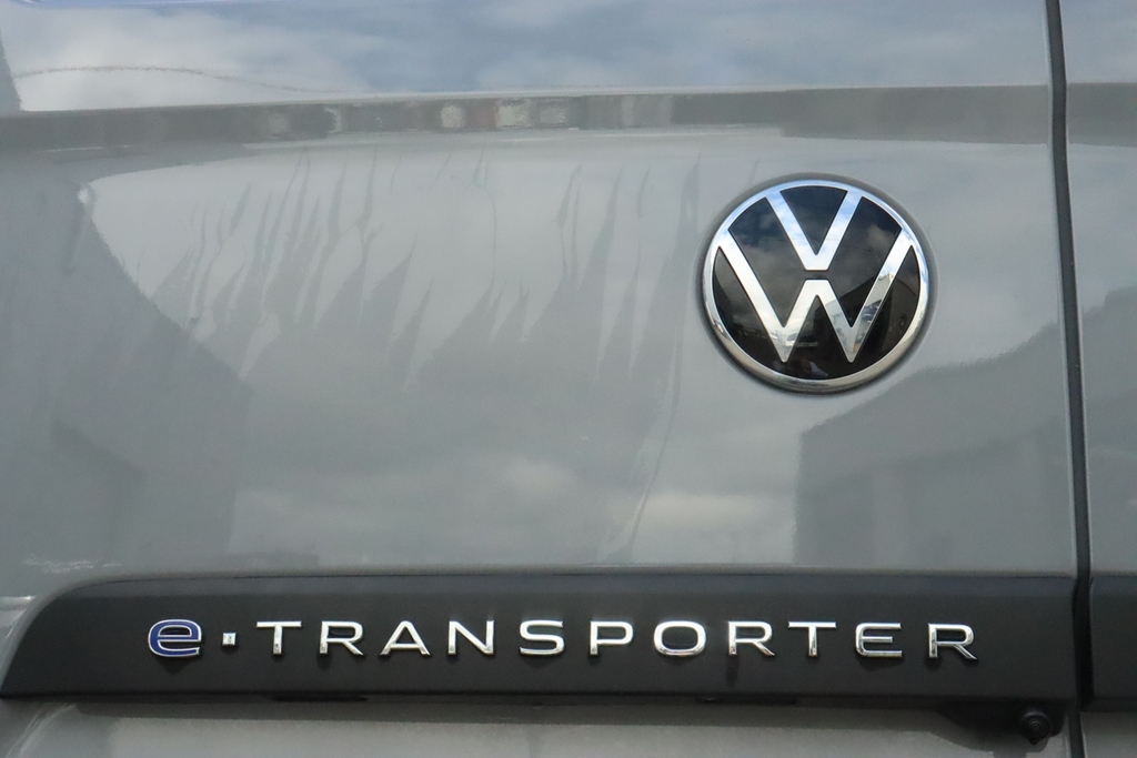 Volkswagen E-Transporter T32 Panel Van Commerce Pro Swb 218 Ps 65 Kwh Elect #21