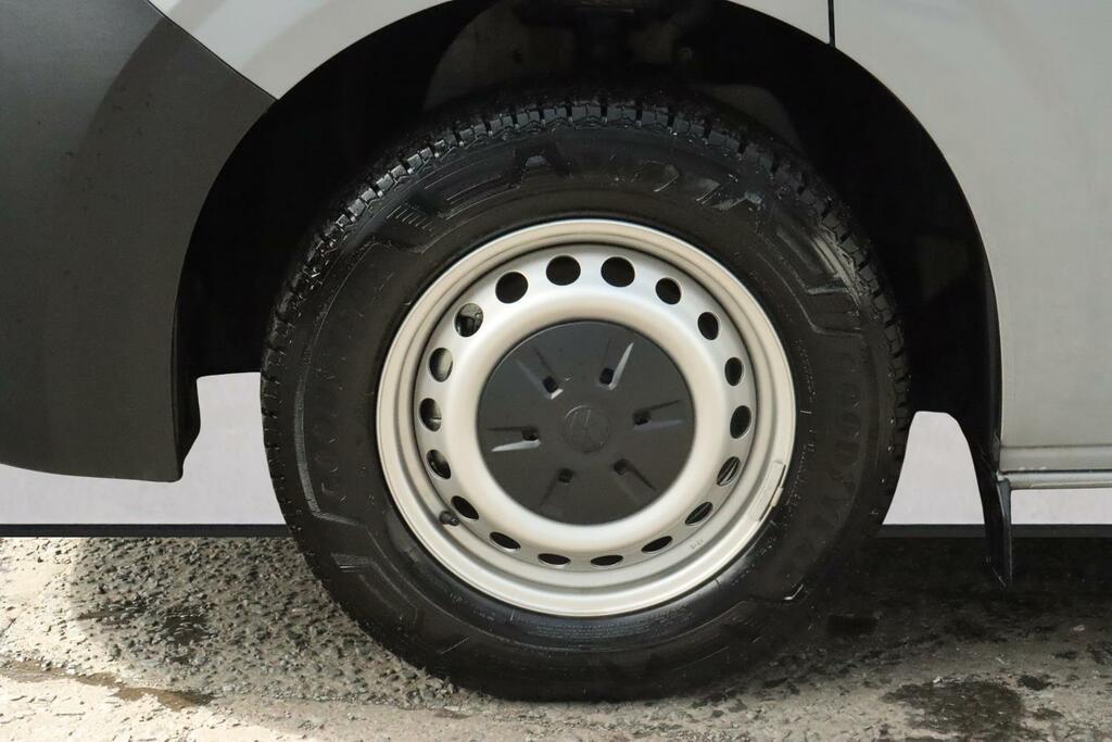 Volkswagen E-Transporter T32 Panel Van Commerce Pro Swb 218 Ps 65 Kwh Elect #5