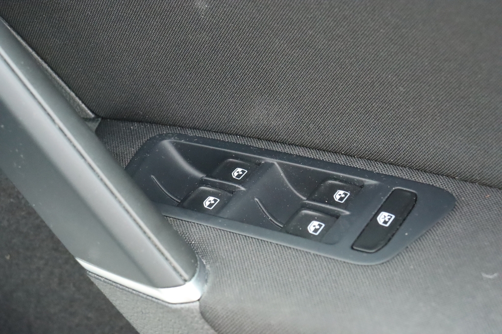 Volkswagen e-Golf 1.4 Tsi 13Kwh Gte Hatchback Pet... Black #30