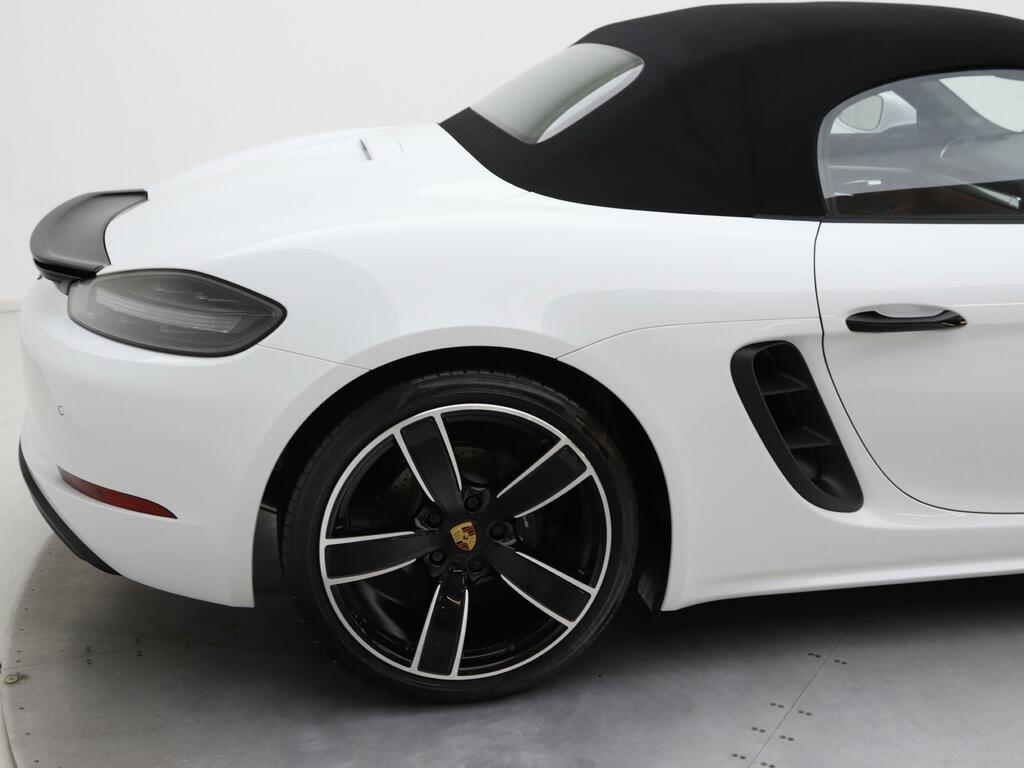 Porsche Boxster 2.0 2dr Green #21