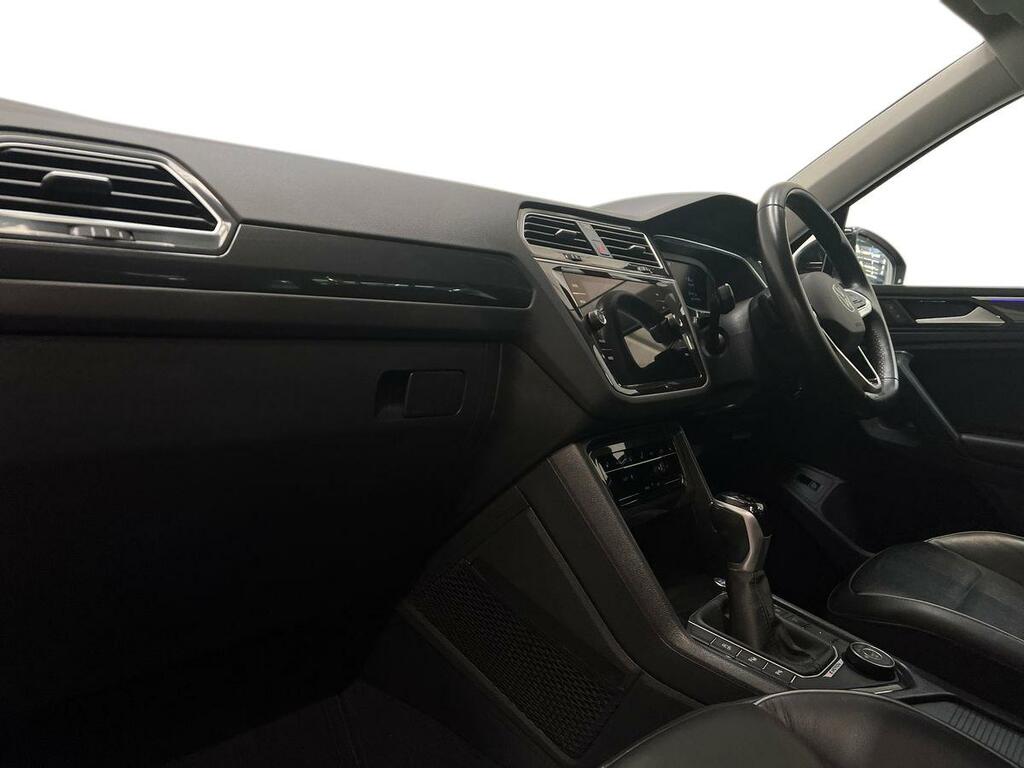 Volkswagen Tiguan Life Black #2