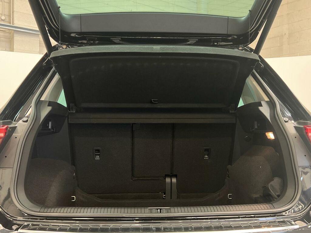 Volkswagen Tiguan Life Black #10
