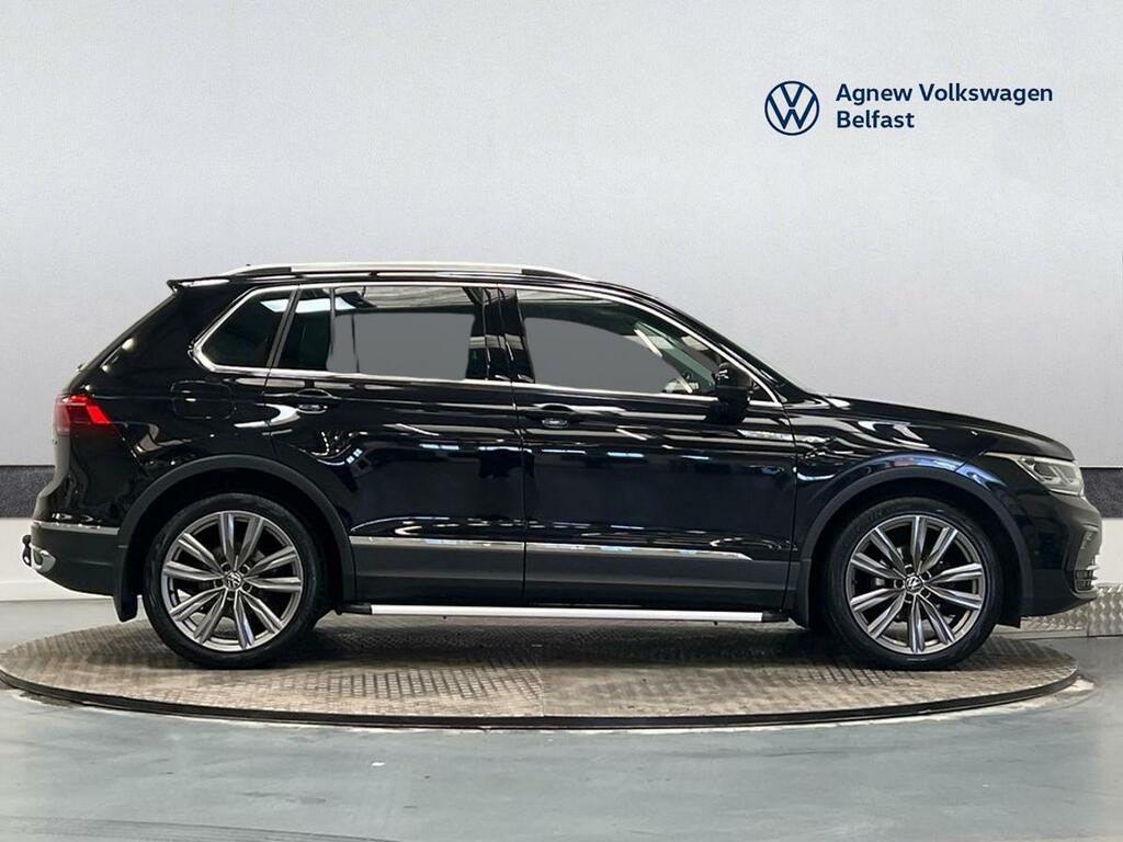 Volkswagen Tiguan Life Black #4