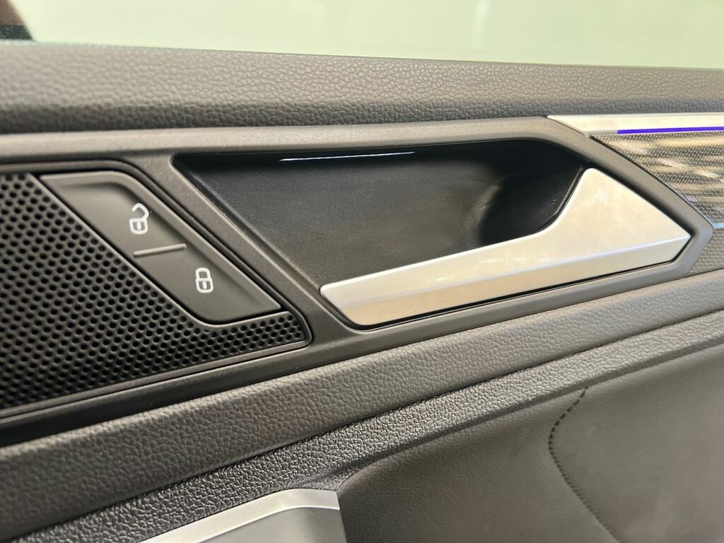 Volkswagen Tiguan Life Black #30