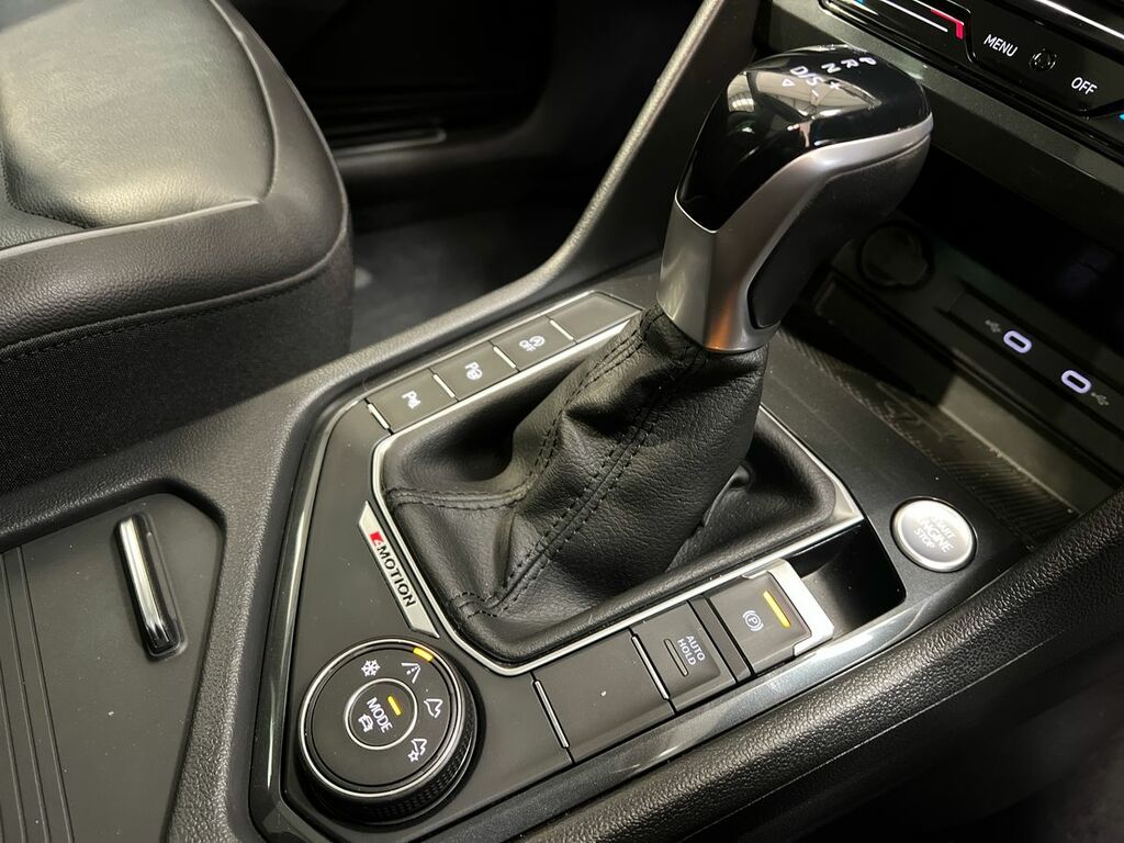 Volkswagen Tiguan Life Black #15
