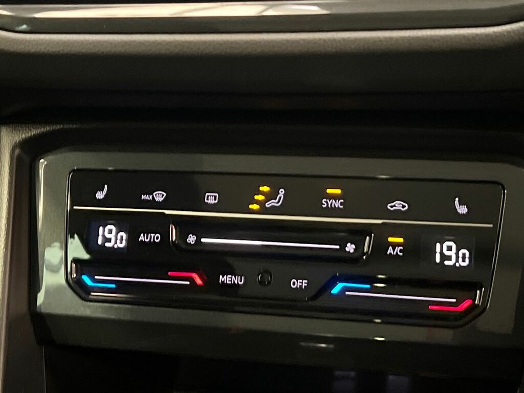 Volkswagen Tiguan Life Black #27