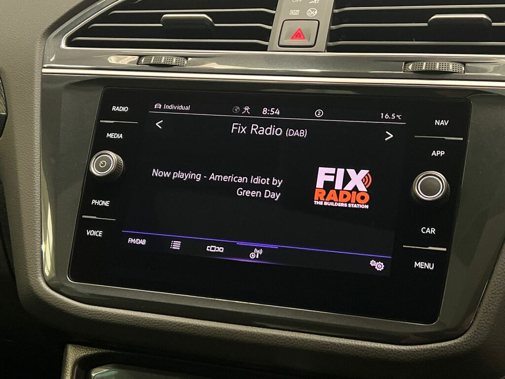 Volkswagen Tiguan Life Black #16