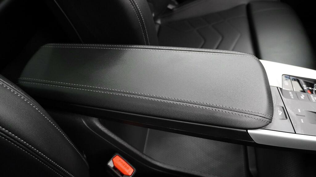 BMW iX1 Ix1 Edrive20 Sport Red #31