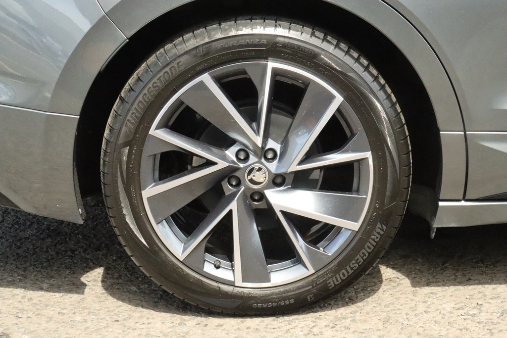 Skoda ENYAQ Edition Blue #25