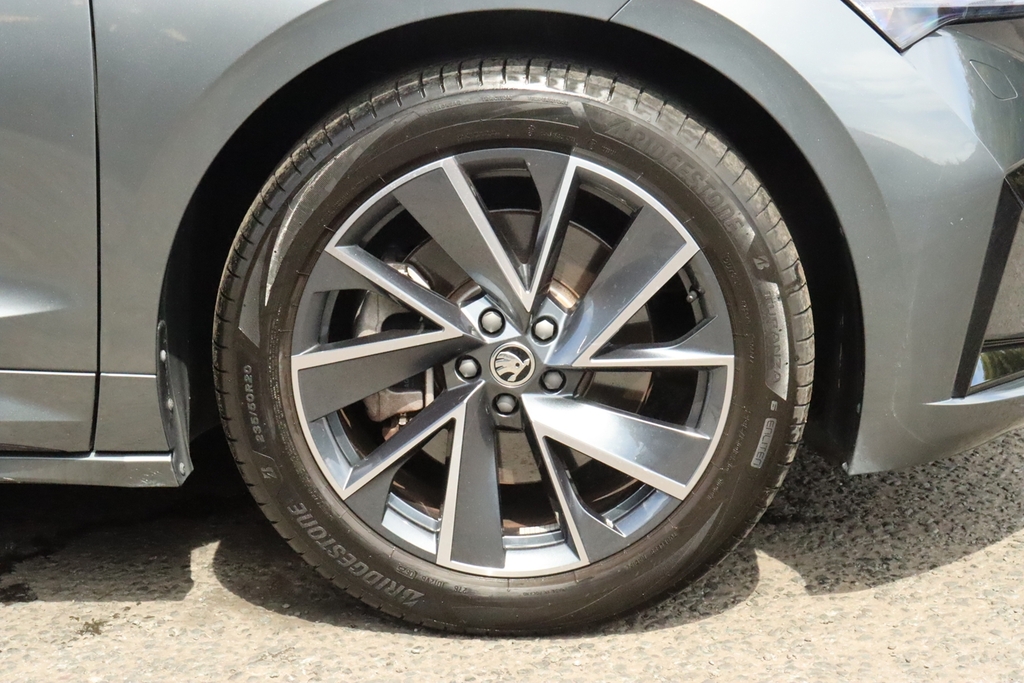 Skoda ENYAQ Edition Blue #26
