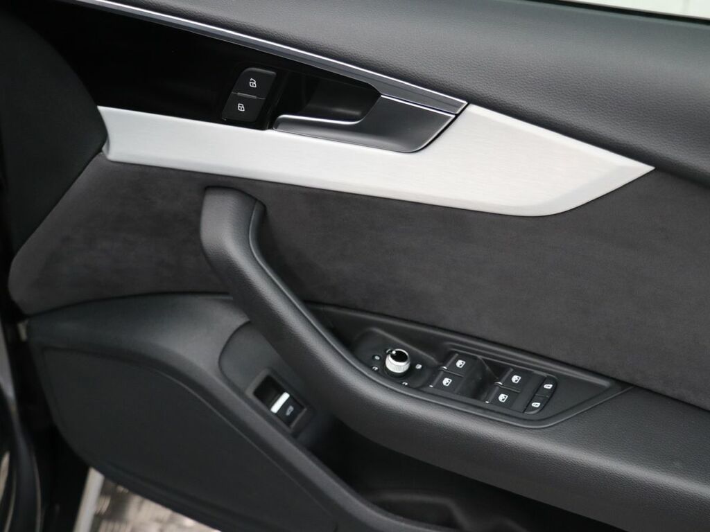 Audi A5 2.0 Tfsi 40 Black Edition Coupe S Troni Black #26