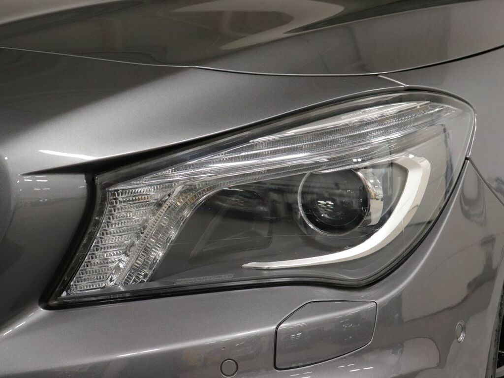 Mercedes-Benz CLA Class Saloon White #42